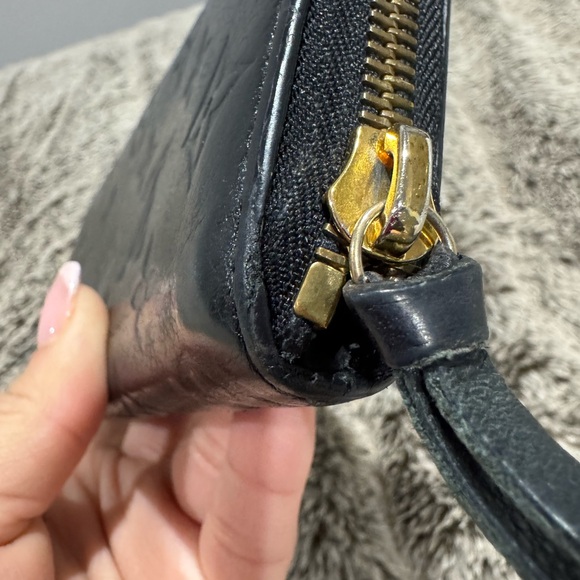 Authentic Black Empriente LV Clemence Wallet - Picture 14 of 14
